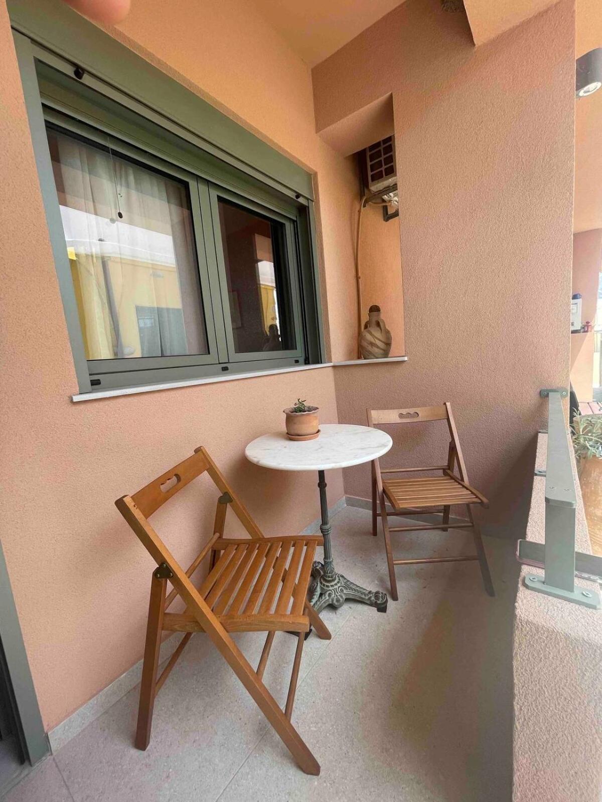 Varsamos Apartment