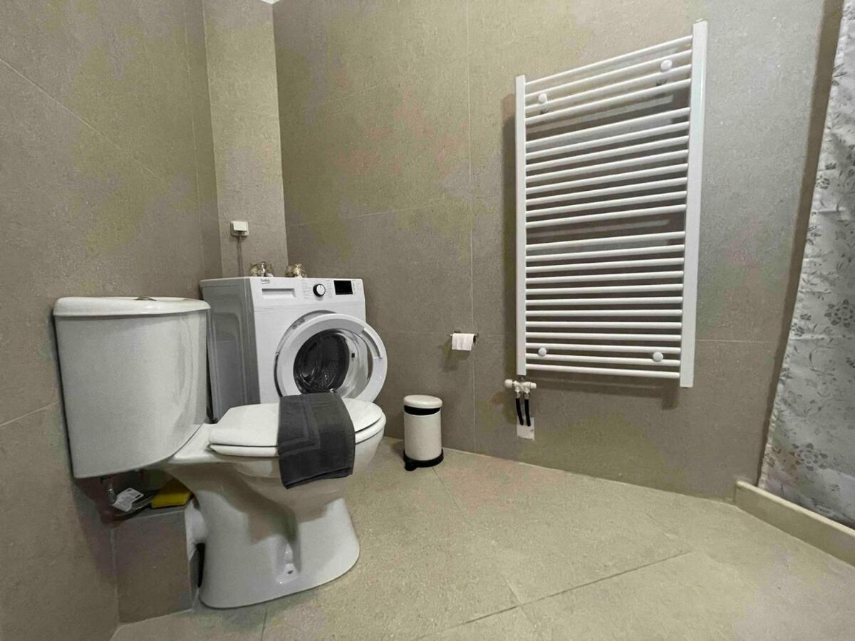 Varsamos Apartment *